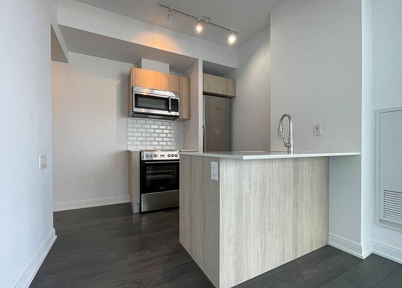 50 Charles Street East - Photo 13