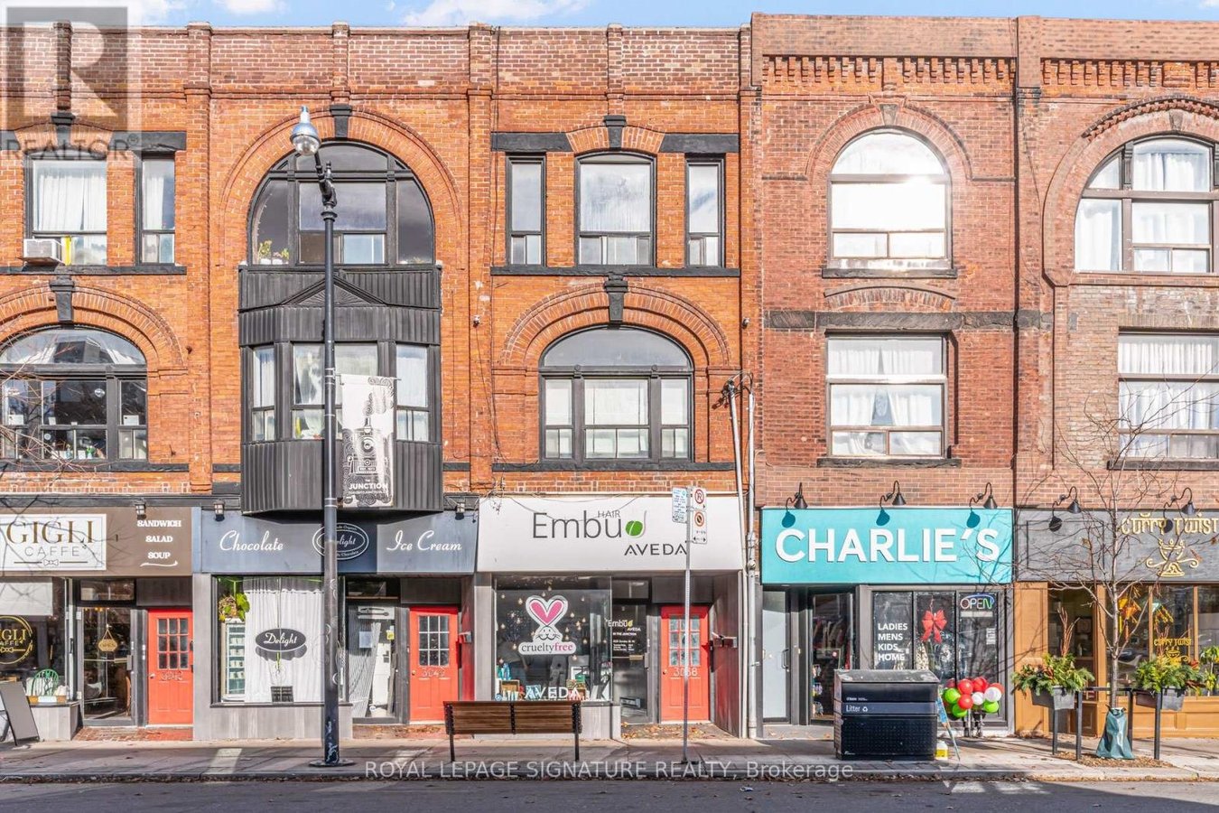 3 - 3038 DUNDAS STREET W - Photo 2