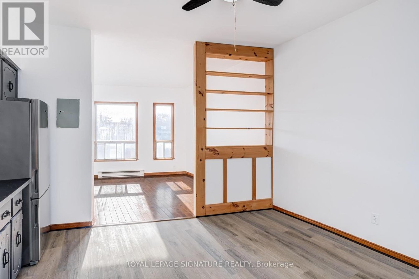 3 - 3038 DUNDAS STREET W - Photo 3