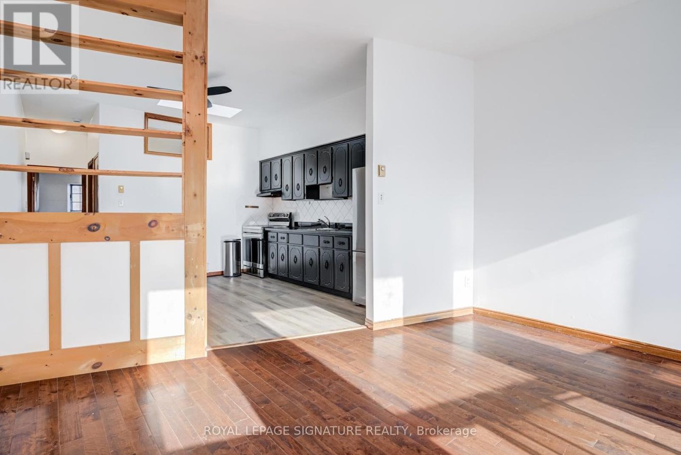 3 - 3038 DUNDAS STREET W - Photo 5