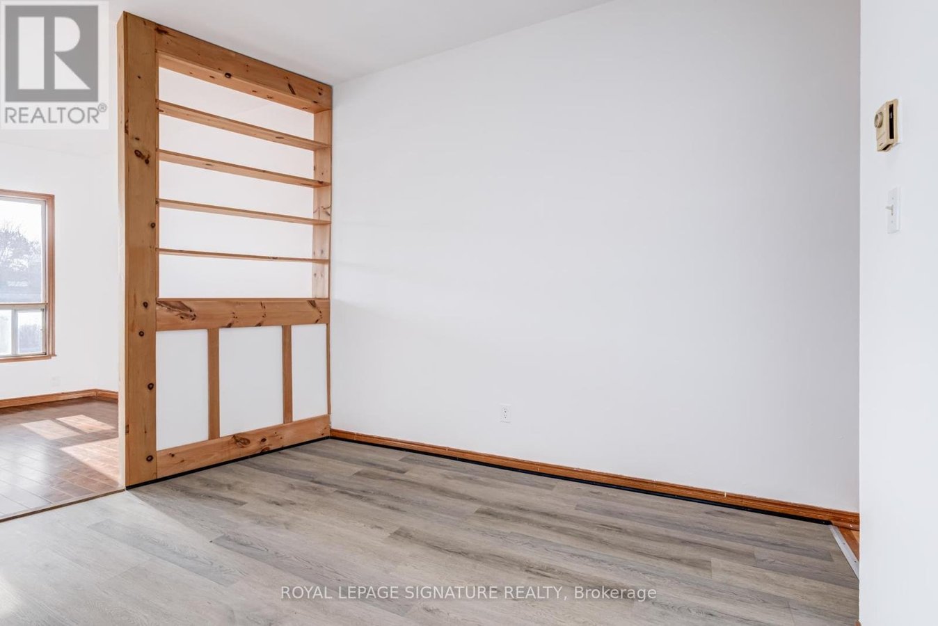 3 - 3038 DUNDAS STREET W - Photo 8