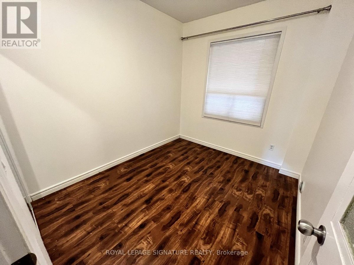MAIN - 800 PAPE AVENUE - Photo 6