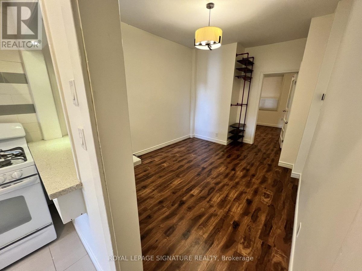 MAIN - 800 PAPE AVENUE - Photo 8