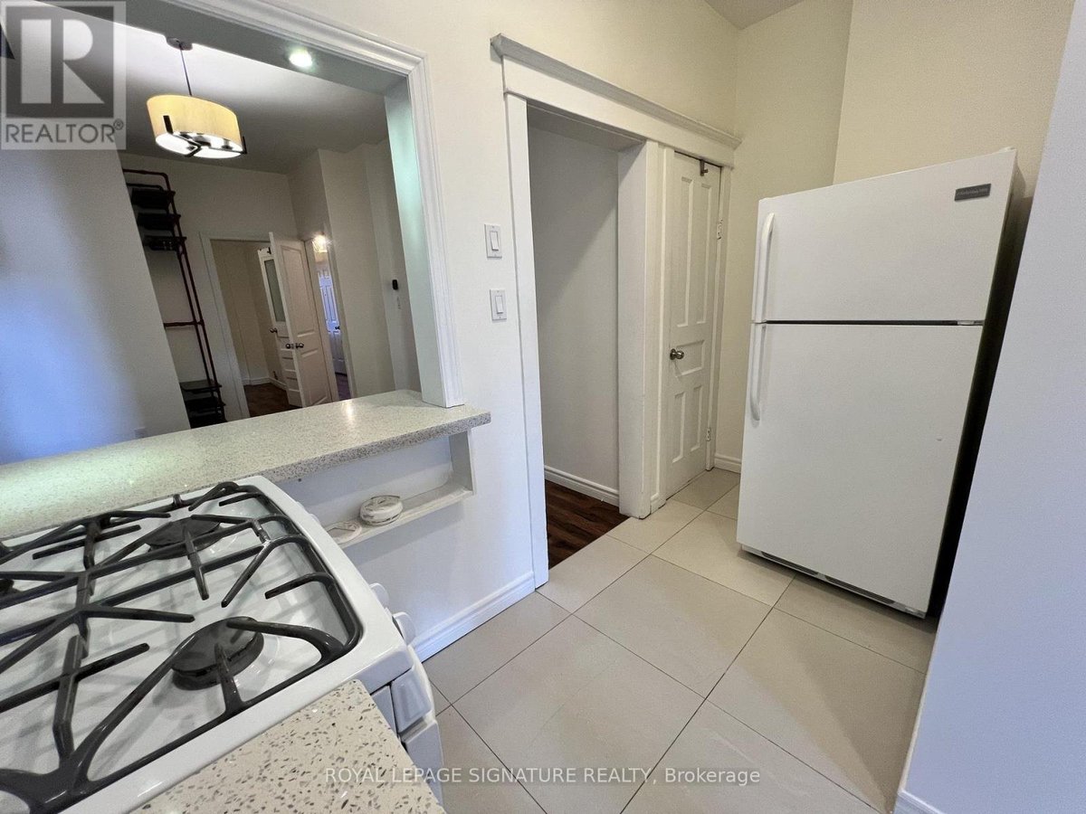 MAIN - 800 PAPE AVENUE - Photo 10