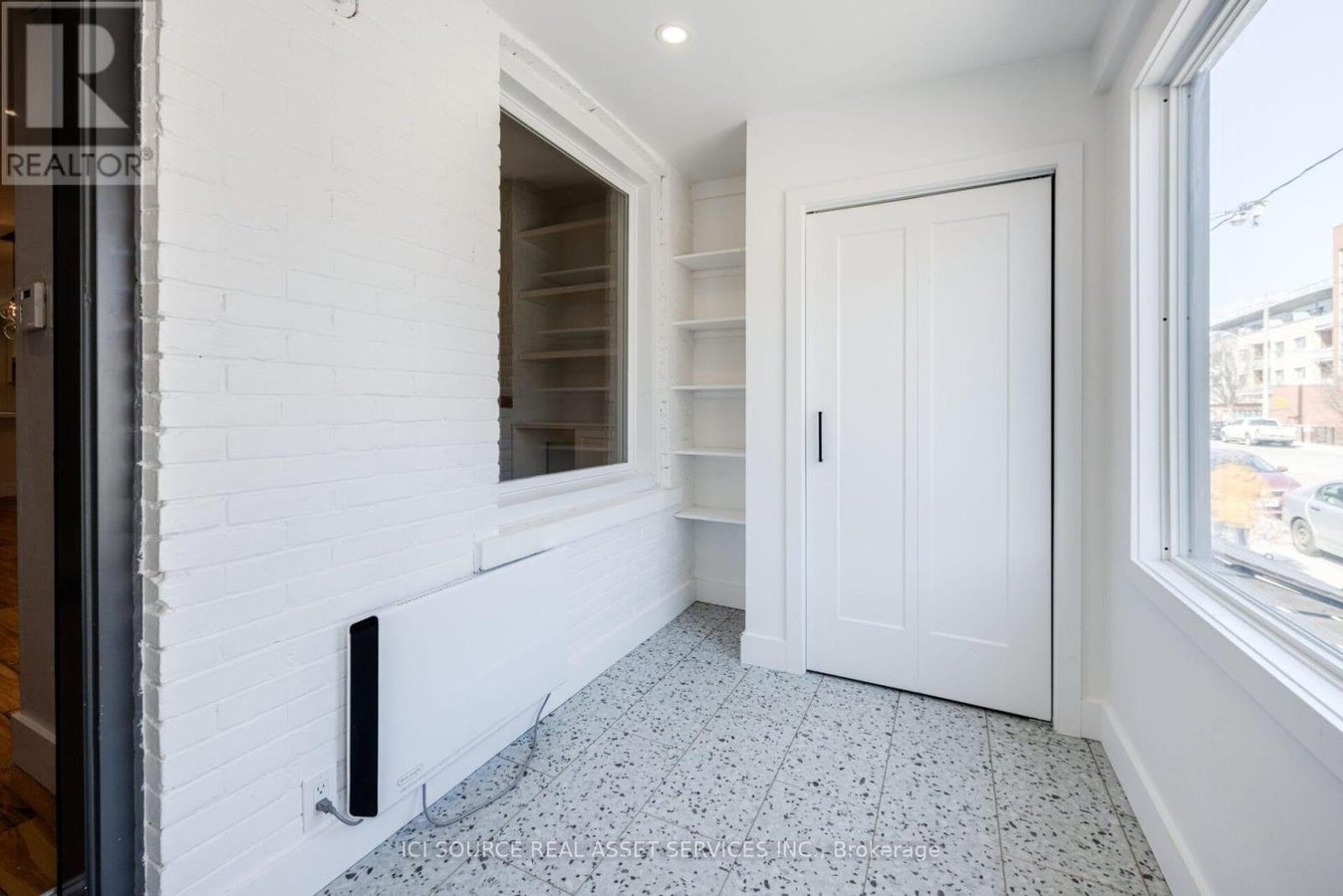 MAIN - 24 PAPE AVENUE - Photo 3