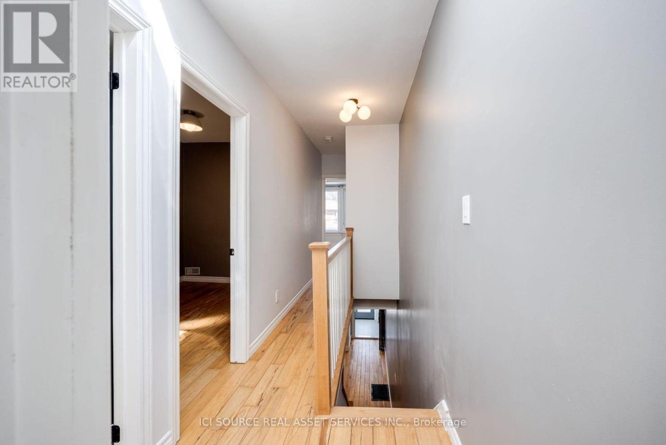 MAIN - 24 PAPE AVENUE - Photo 11