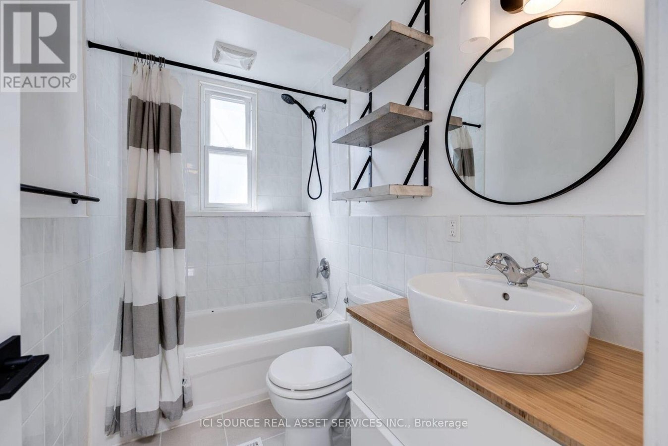 MAIN - 24 PAPE AVENUE - Photo 12
