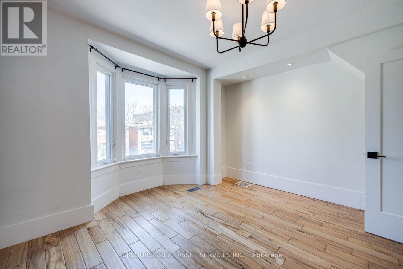 MAIN - 24 PAPE AVENUE - Photo 19