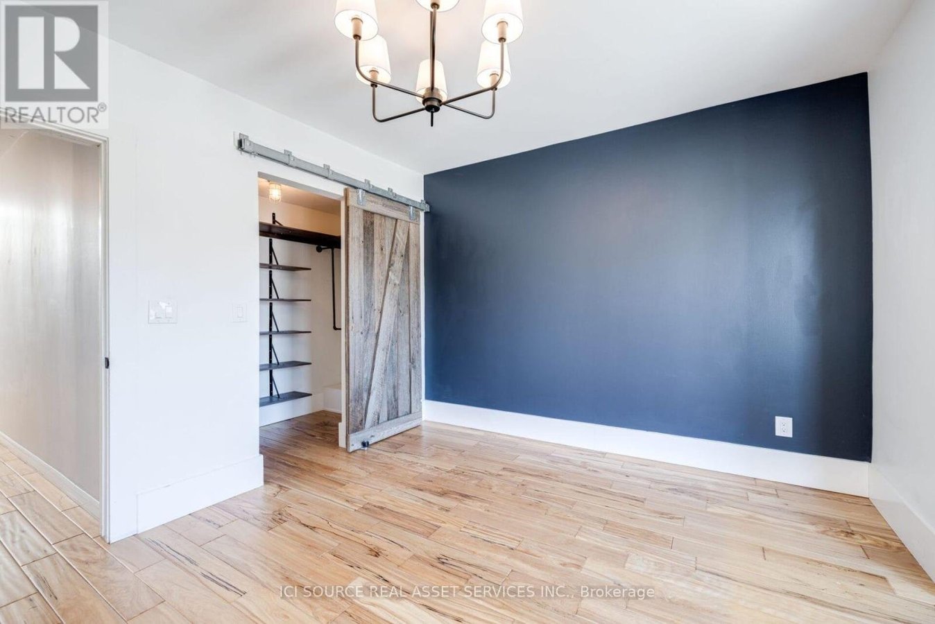 MAIN - 24 PAPE AVENUE - Photo 20