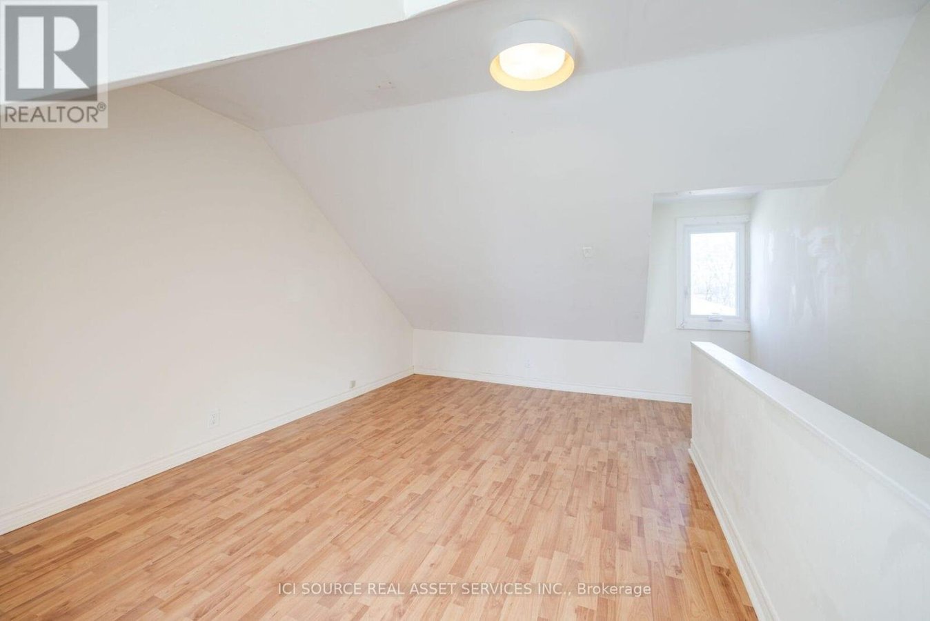 MAIN - 24 PAPE AVENUE - Photo 23