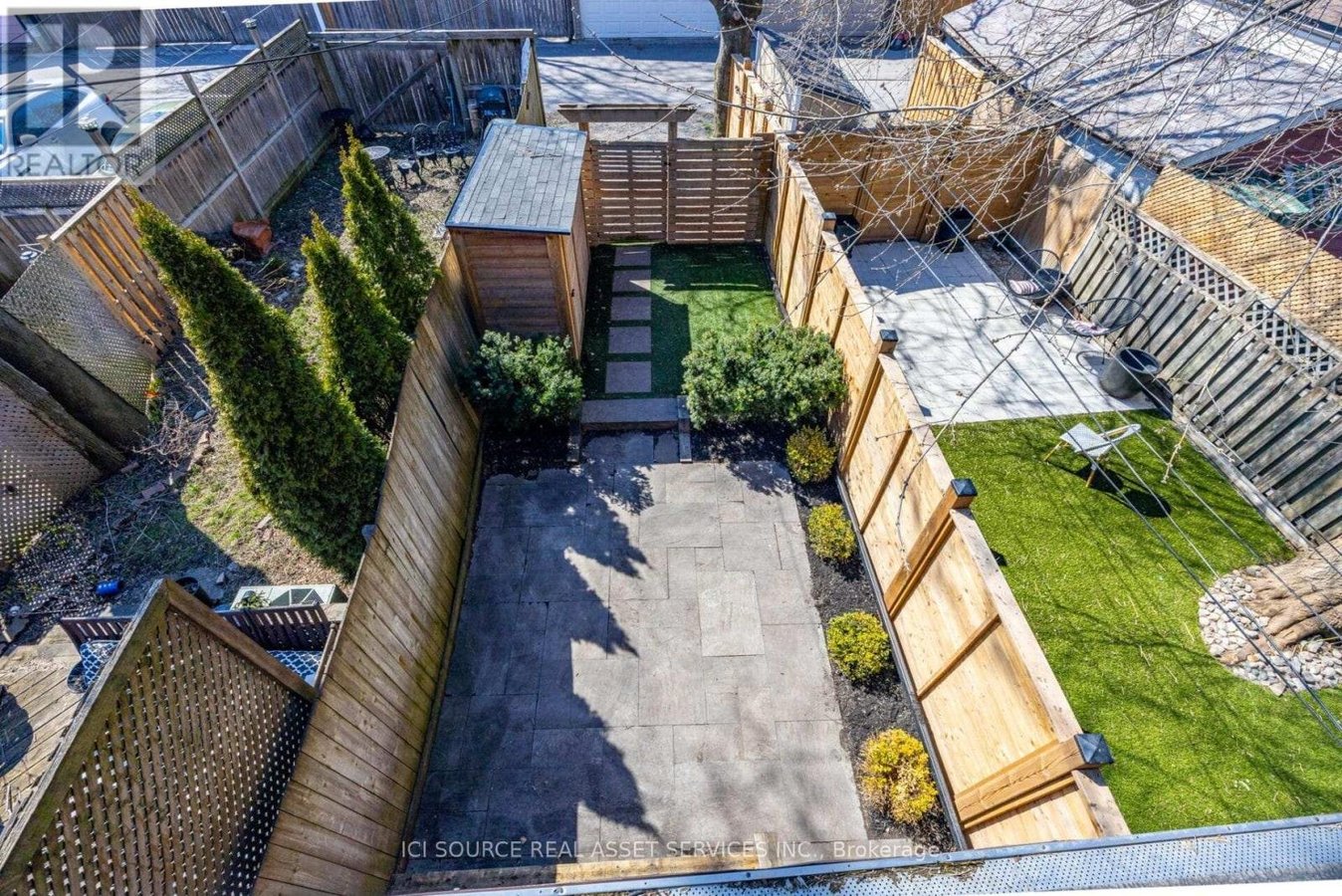 MAIN - 24 PAPE AVENUE - Photo 28