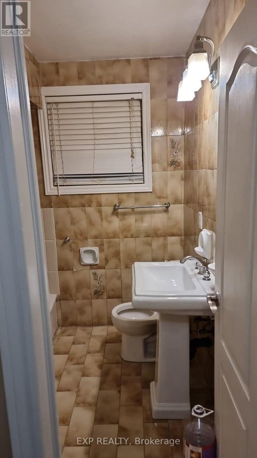 2ND FLR - 841 RUNNYMEDE ROAD - Photo 11