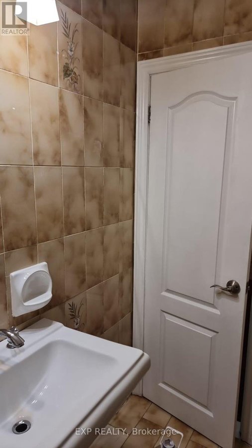 2ND FLR - 841 RUNNYMEDE ROAD - Photo 12