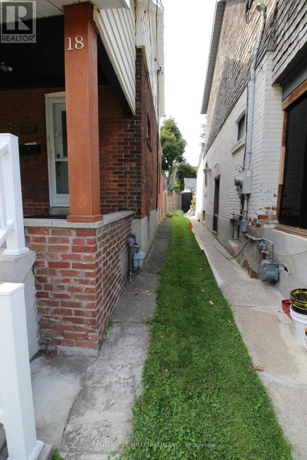 18 GLENVALLEY DRIVE - Photo 3