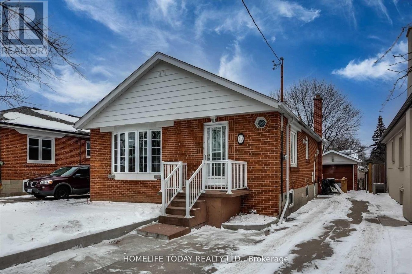 BSMT -B - 19 BARDWELL CRESCENT - Photo 1