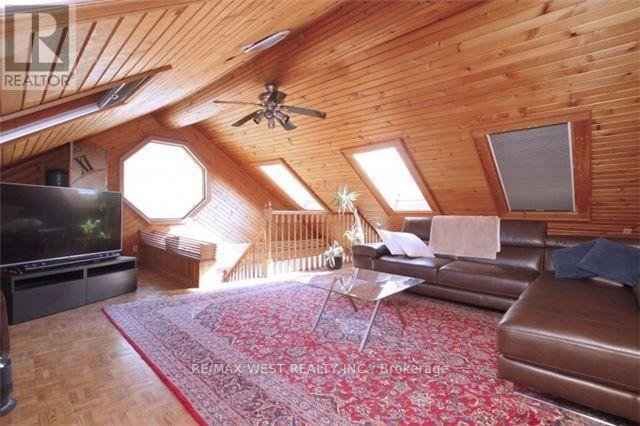 730 LOGAN AVENUE - Photo 11