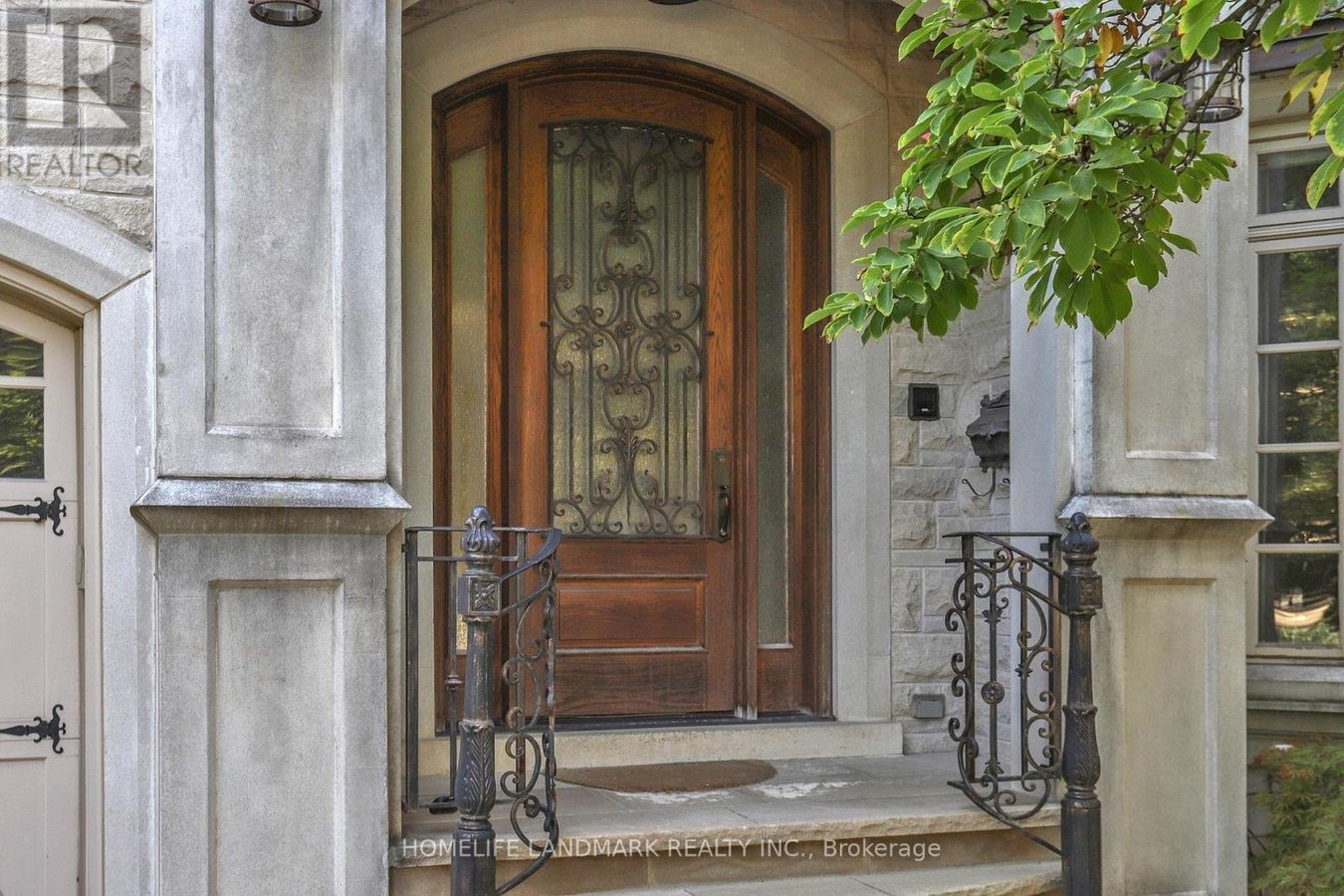 85 ALDERSHOT CRESCENT - Photo 4