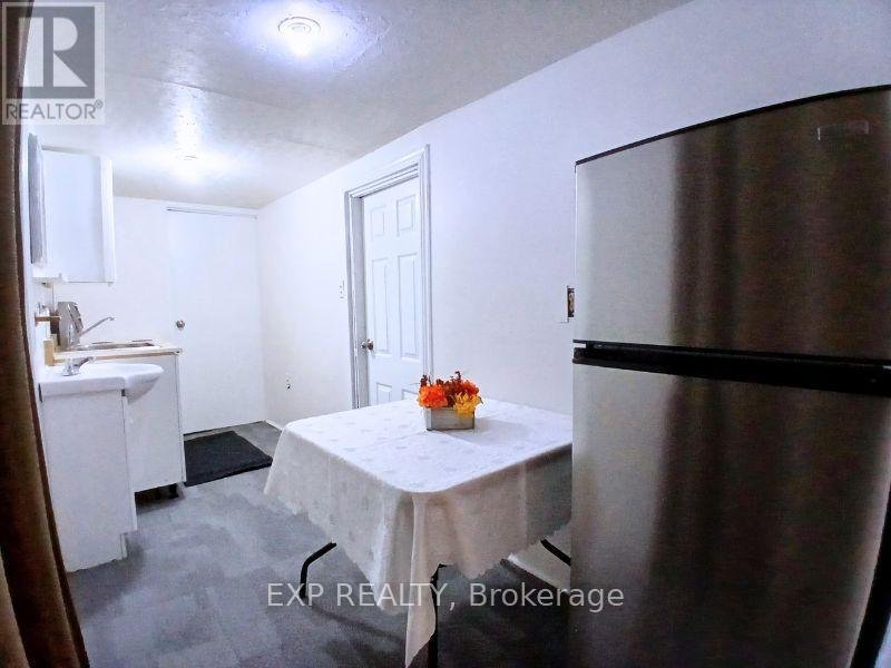 LOWER - 861 COSBURN AVENUE - Photo 8