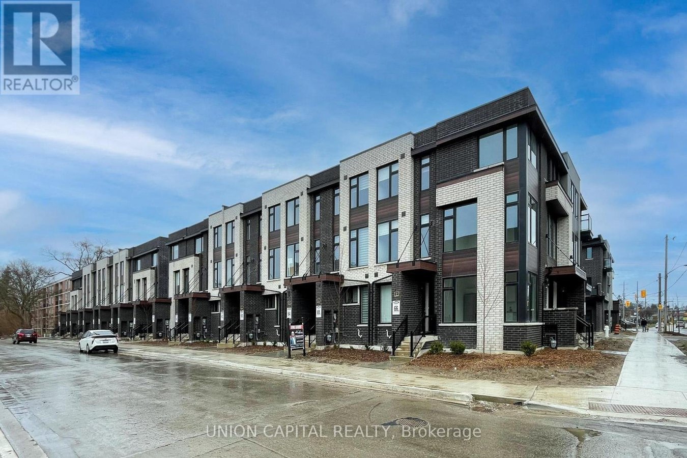 59 CREEKBANK ROAD - Photo 1