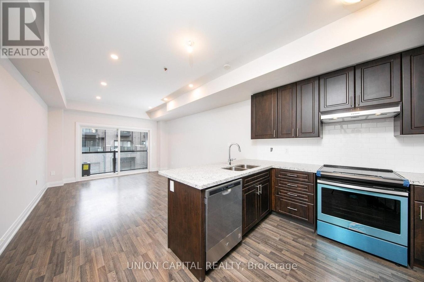 59 CREEKBANK ROAD - Photo 2