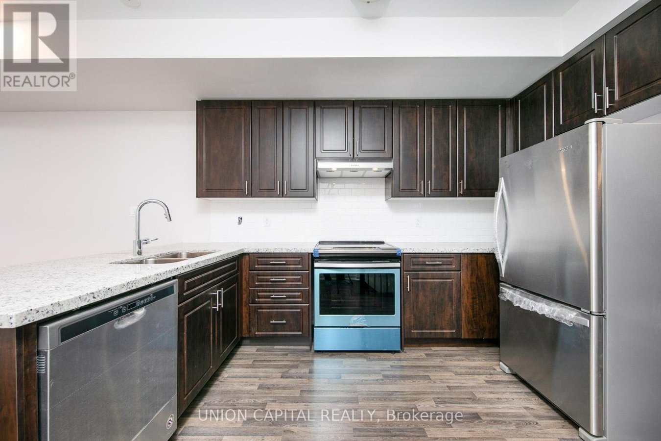 59 CREEKBANK ROAD - Photo 3