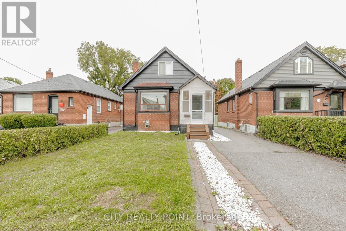 80 ALBANI STREET - Photo 1