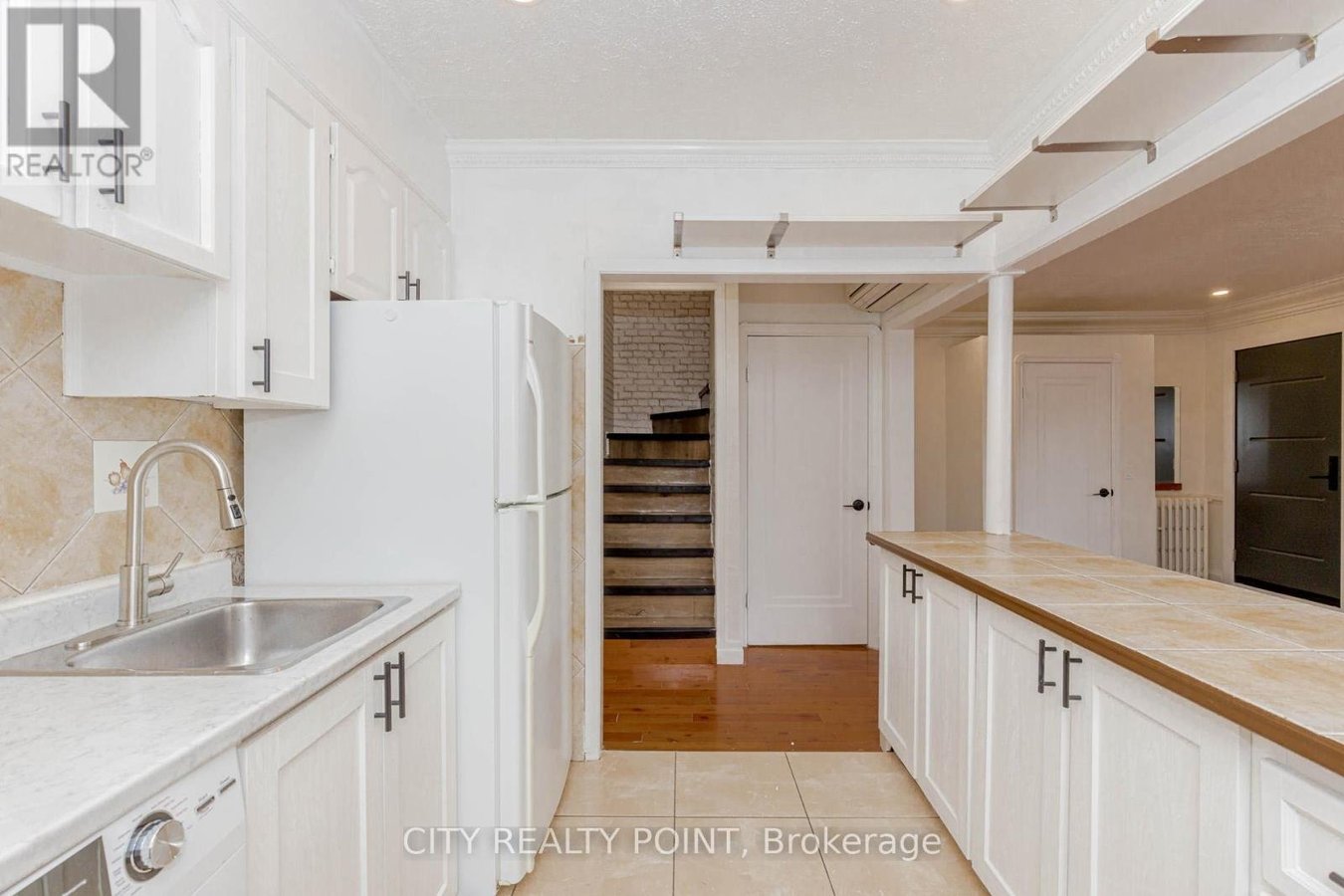 80 ALBANI STREET - Photo 16