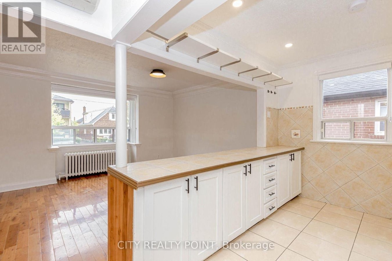 80 ALBANI STREET - Photo 17