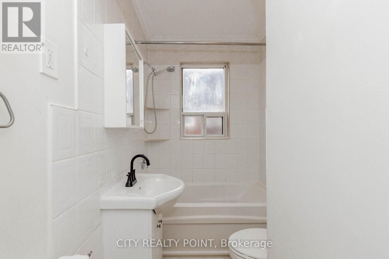 80 ALBANI STREET - Photo 22