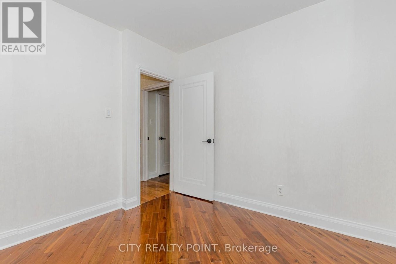 80 ALBANI STREET - Photo 27