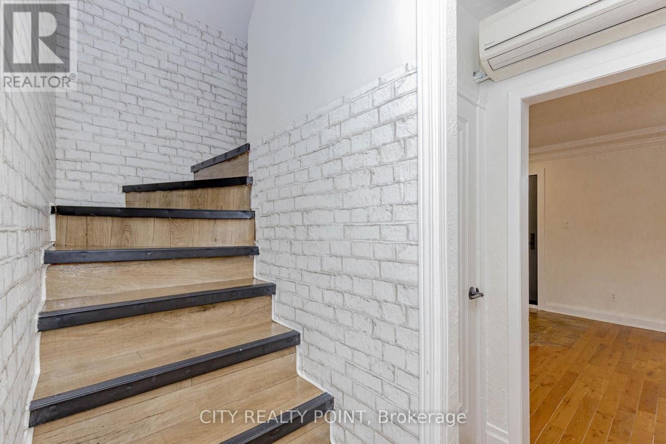 80 ALBANI STREET - Photo 28