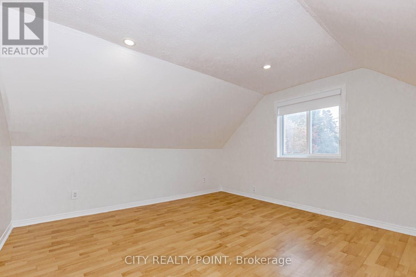 80 ALBANI STREET - Photo 30