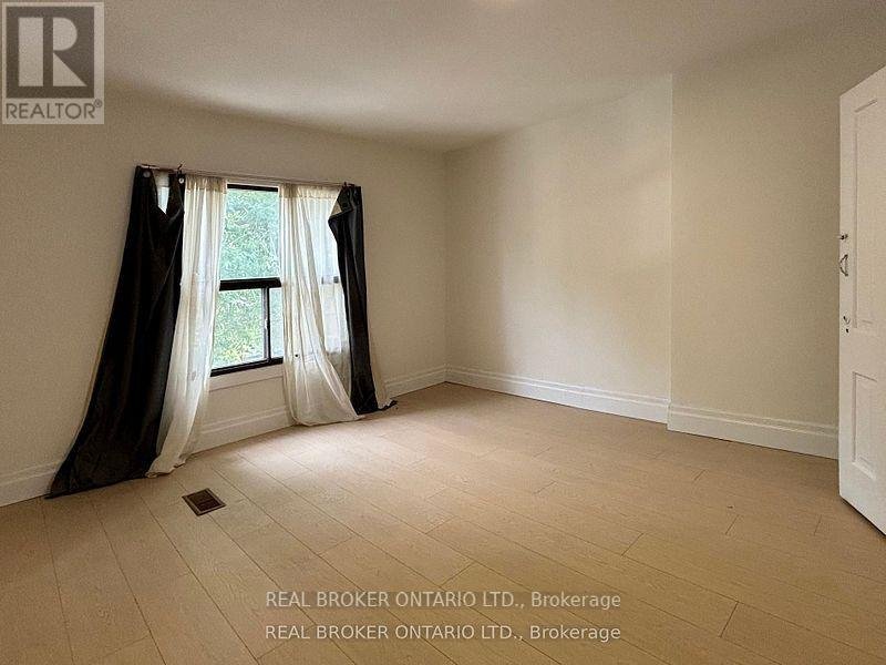 UPPER - 26 CARR STREET - Photo 2