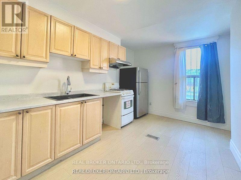 UPPER - 26 CARR STREET - Photo 4