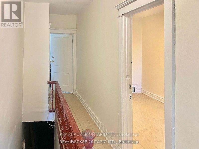UPPER - 26 CARR STREET - Photo 8