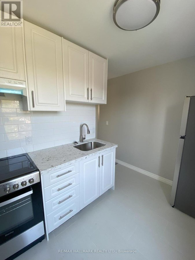 UPPER - 479 MARGUERETTA STREET - Photo 2