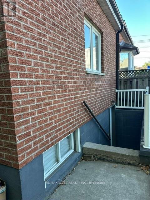 LOWER - 563 OSSINGTON AVENUE - Photo 3