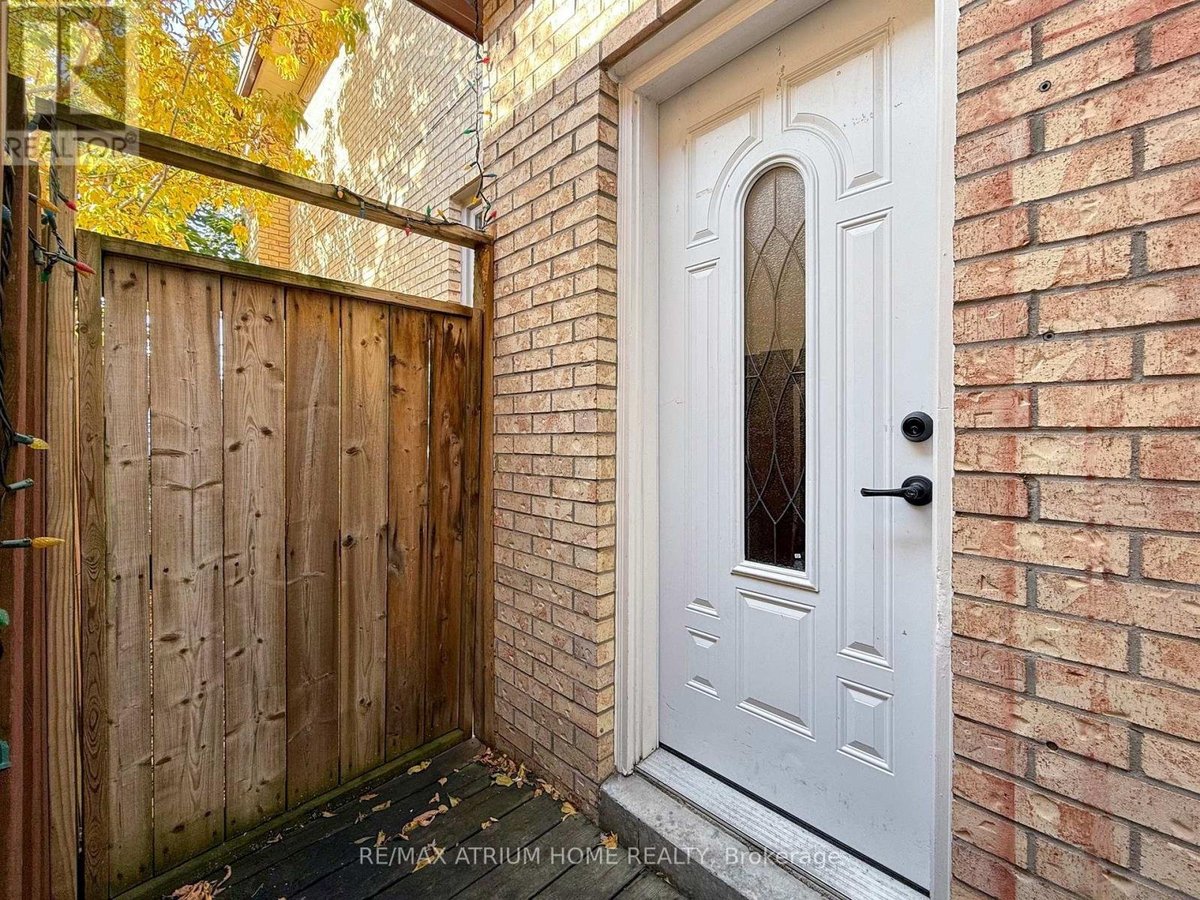 ROOM 2 - 42 FAIRCHILD AVENUE - Photo 4