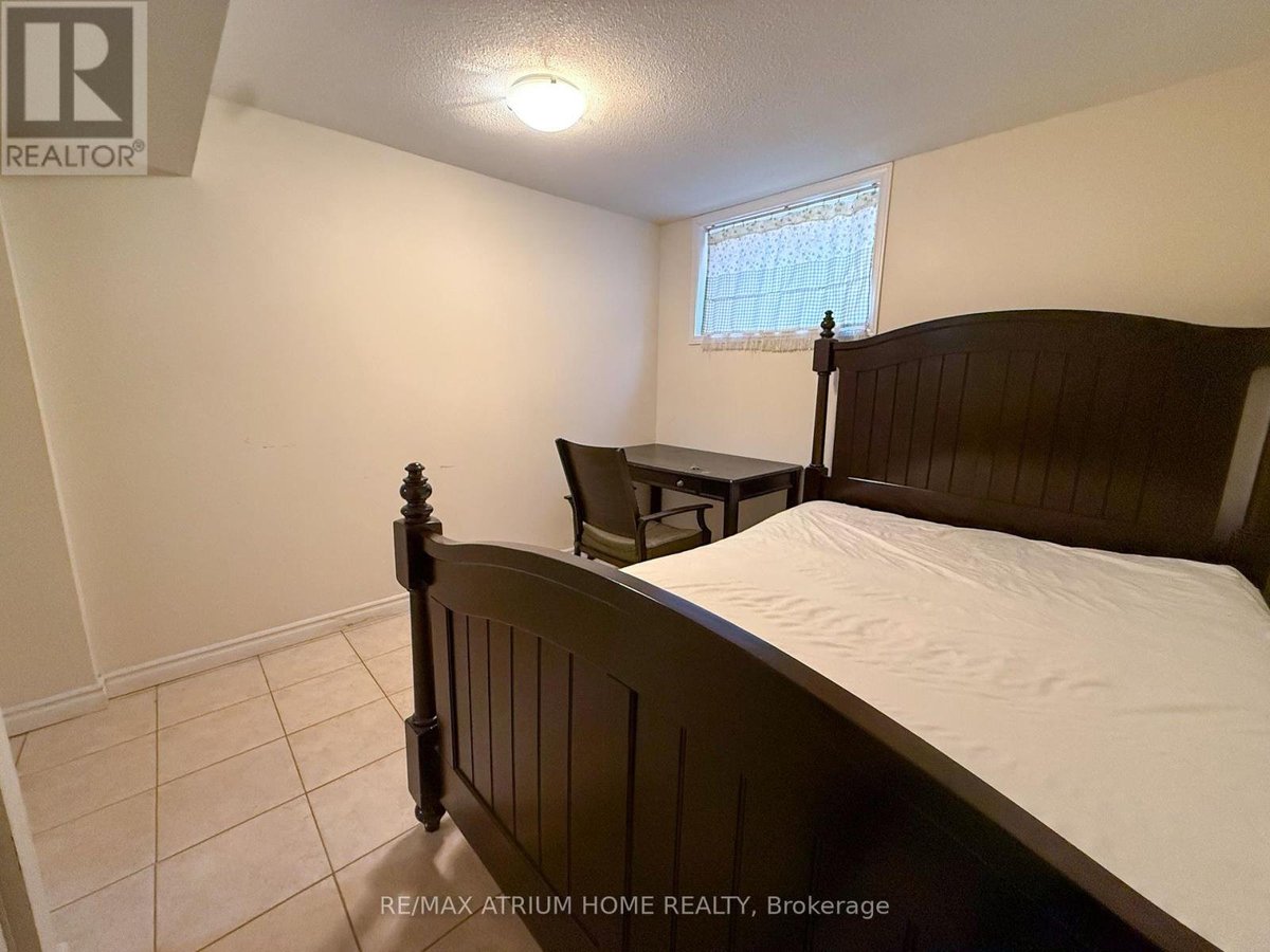ROOM 2 - 42 FAIRCHILD AVENUE - Photo 6