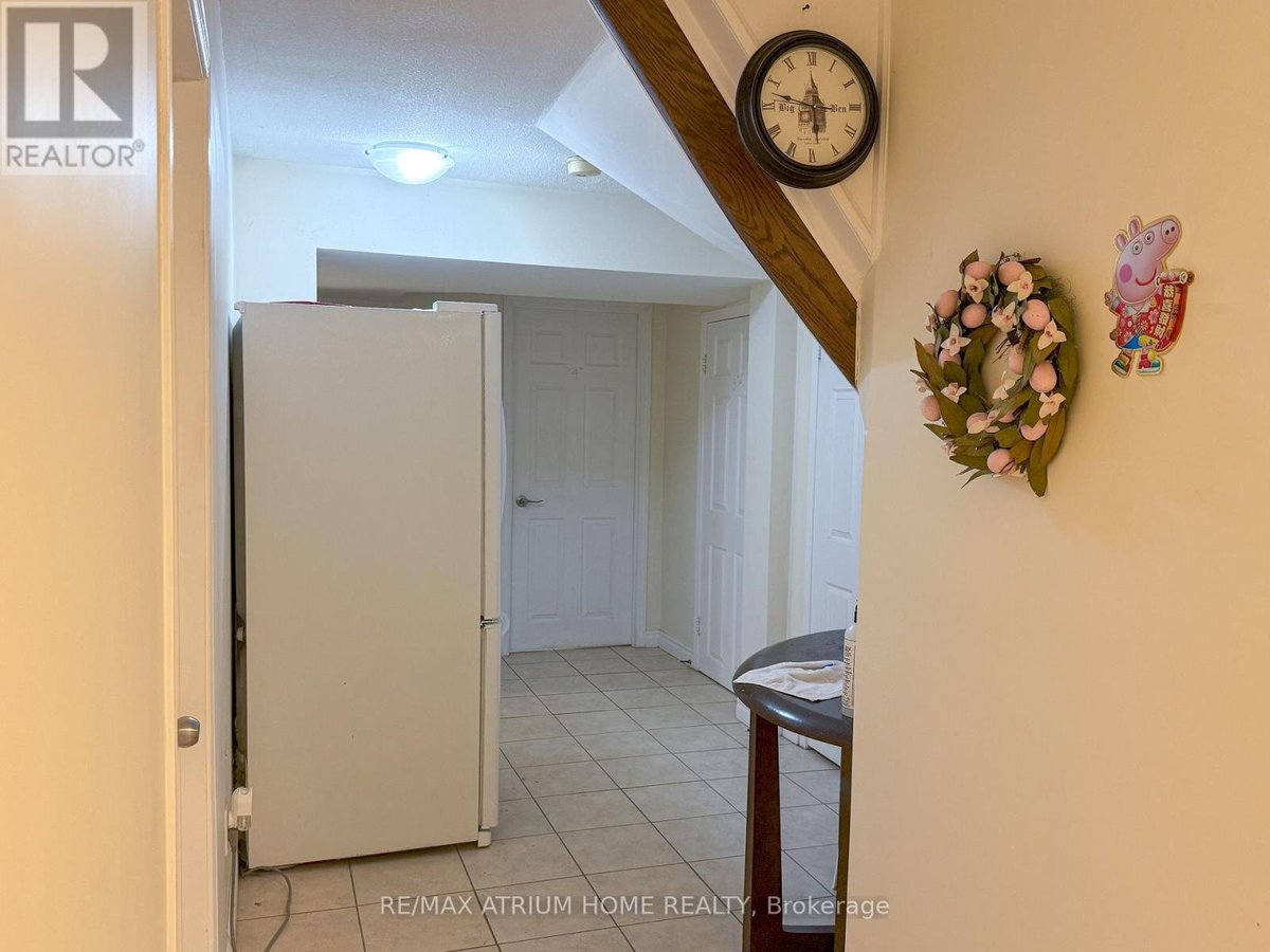 ROOM 2 - 42 FAIRCHILD AVENUE - Photo 8