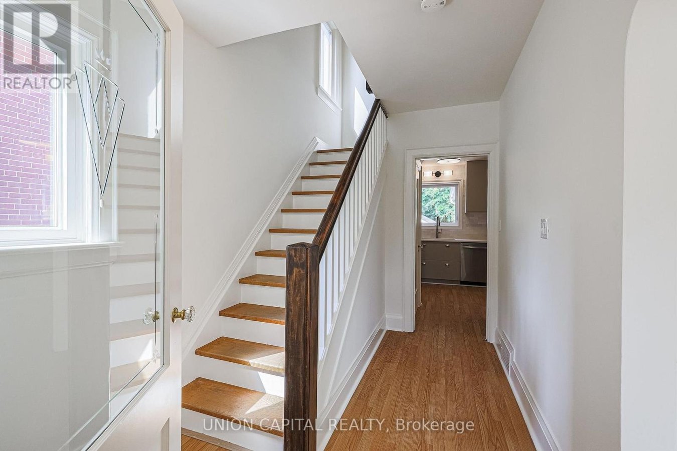 1064 ROYAL YORK ROAD - Photo 7
