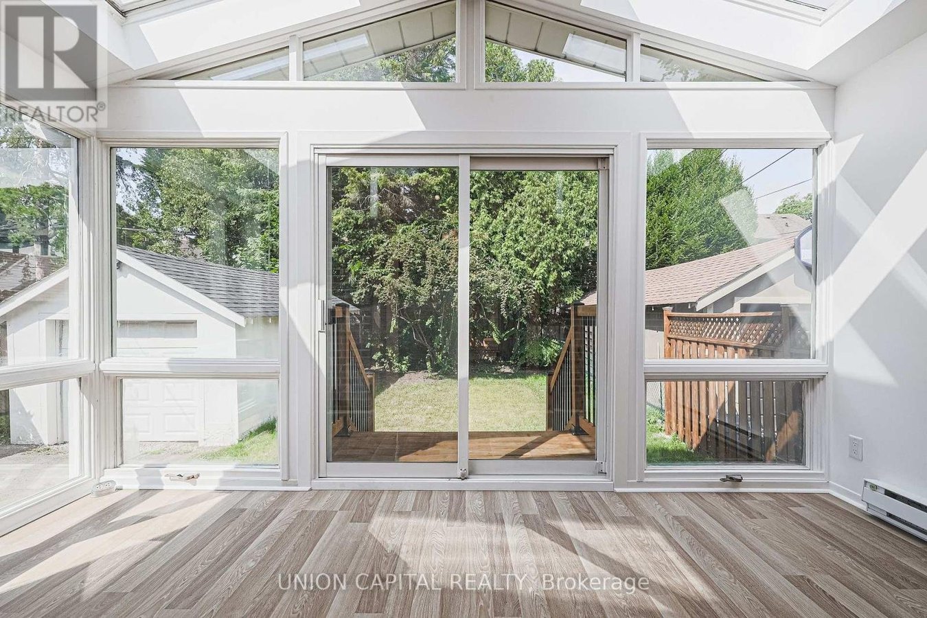 1064 ROYAL YORK ROAD - Photo 12
