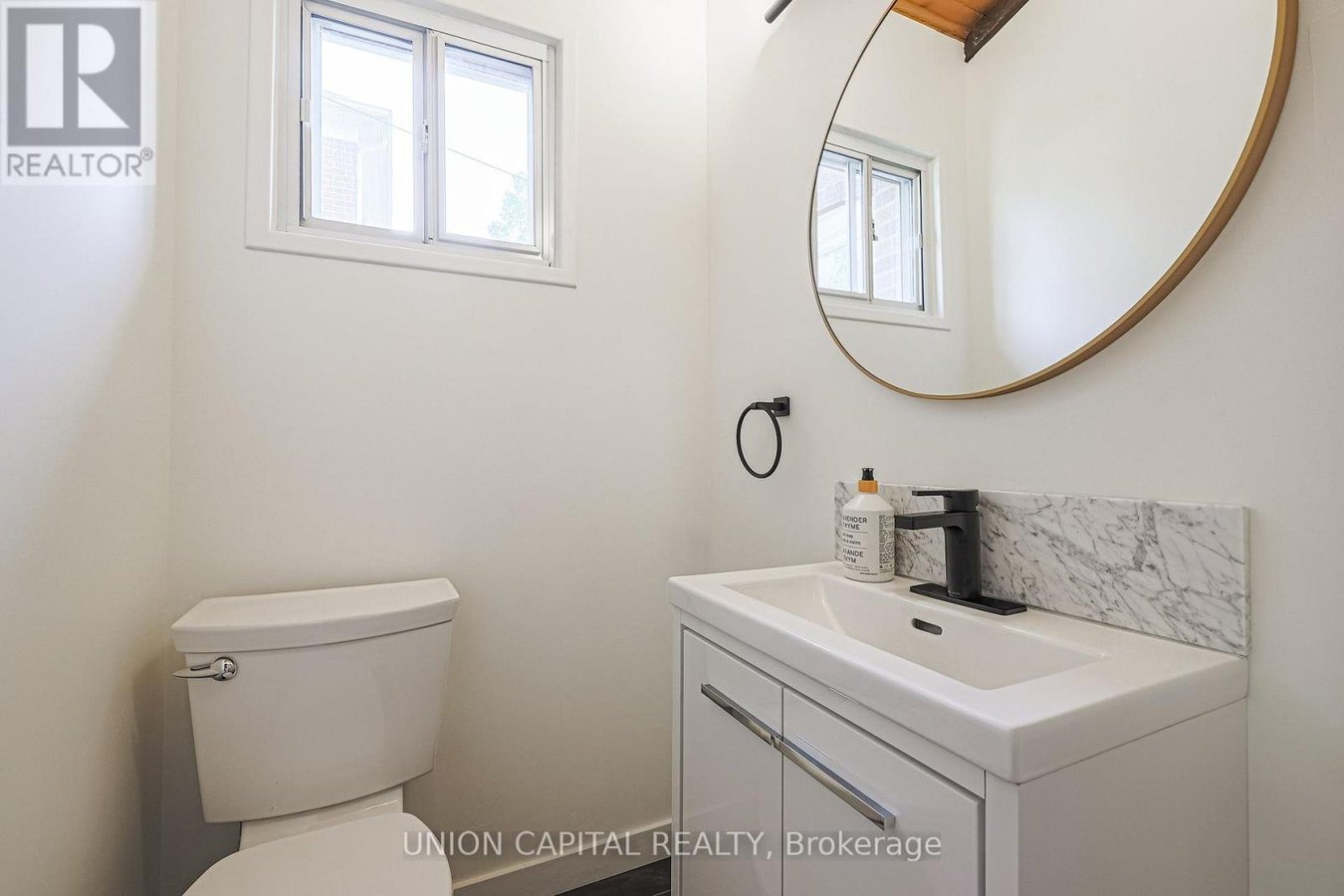 1064 ROYAL YORK ROAD - Photo 14