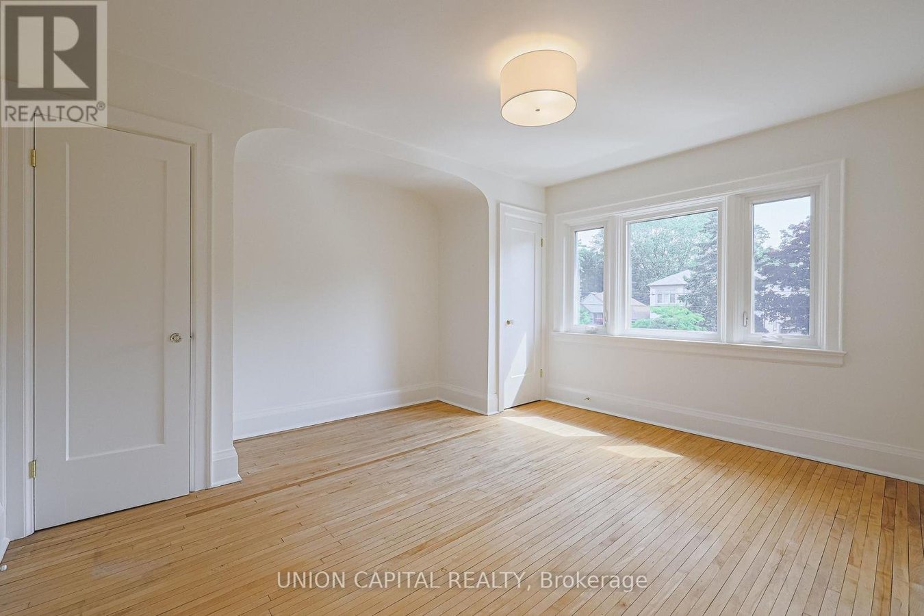 1064 ROYAL YORK ROAD - Photo 17