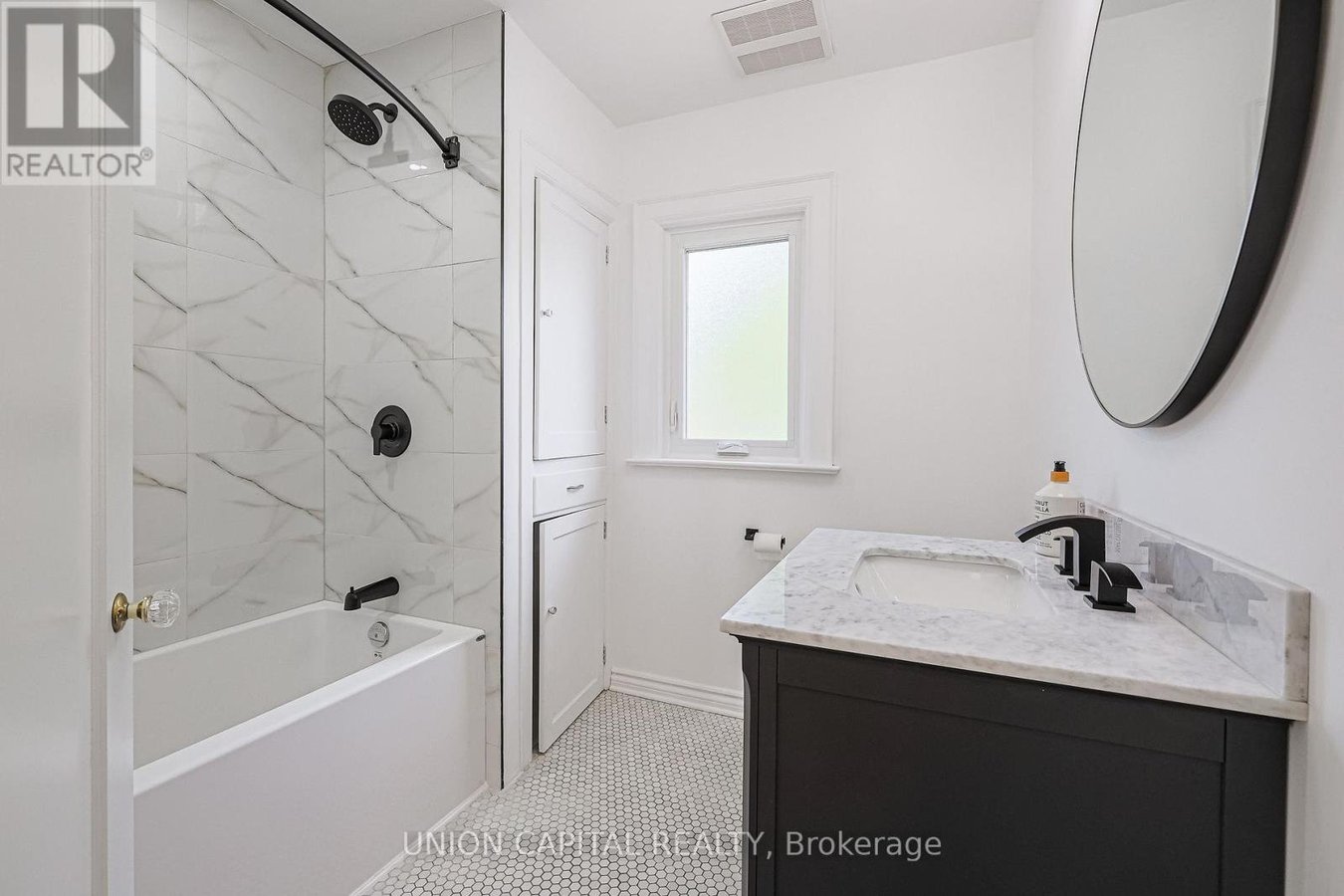 1064 ROYAL YORK ROAD - Photo 19