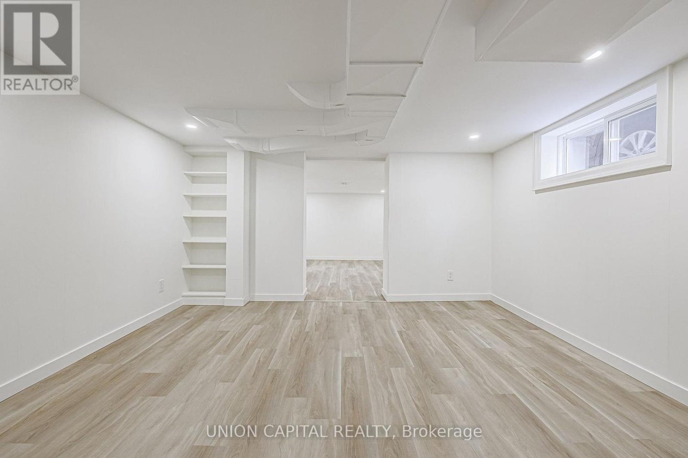 1064 ROYAL YORK ROAD - Photo 28