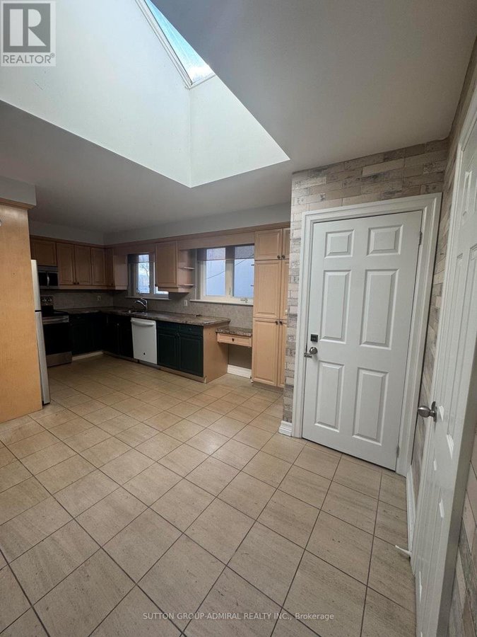 MAIN FLR - 12 CAINES AVENUE - Photo 8