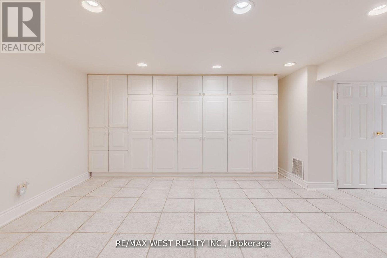 LOWER - 606 CONACHER DRIVE - Photo 5