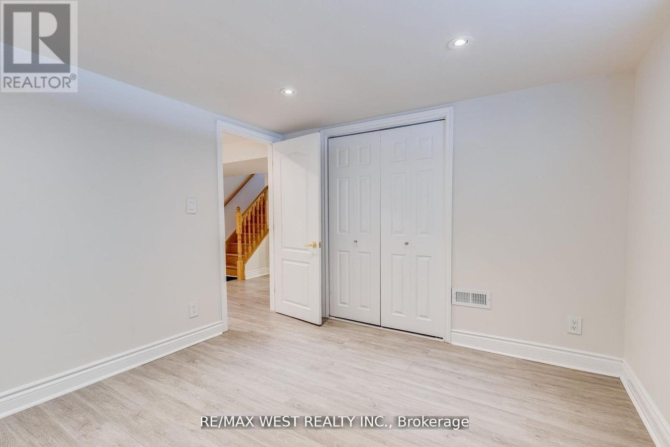 LOWER - 606 CONACHER DRIVE - Photo 11