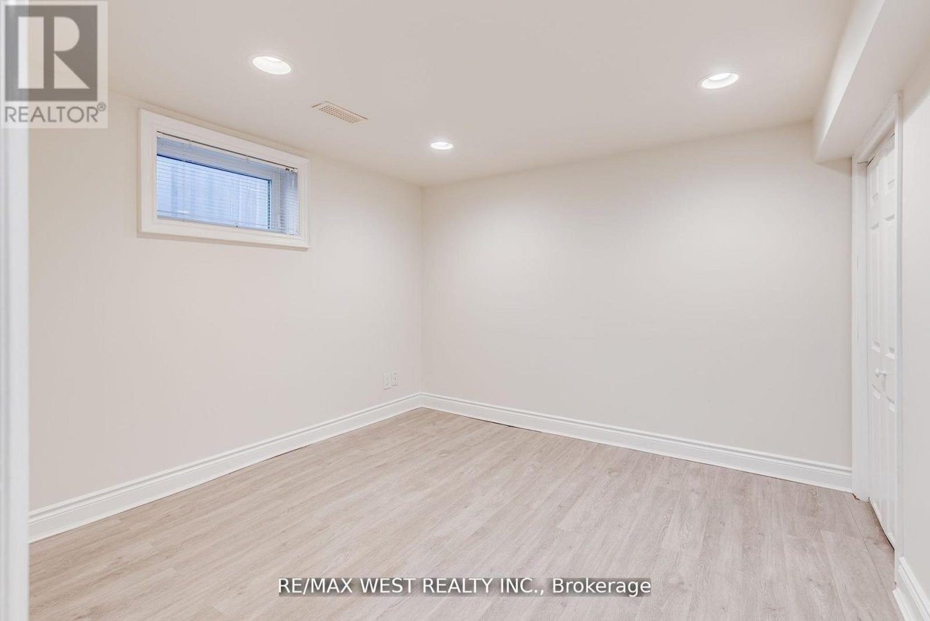 LOWER - 606 CONACHER DRIVE - Photo 12